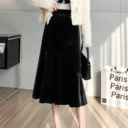 Elastic Gathered Black Skirt