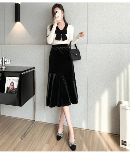 Elastic Gathered Black Skirt - Image 7