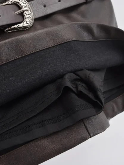 Vintage-style Black Skirt with Belt - Image 5